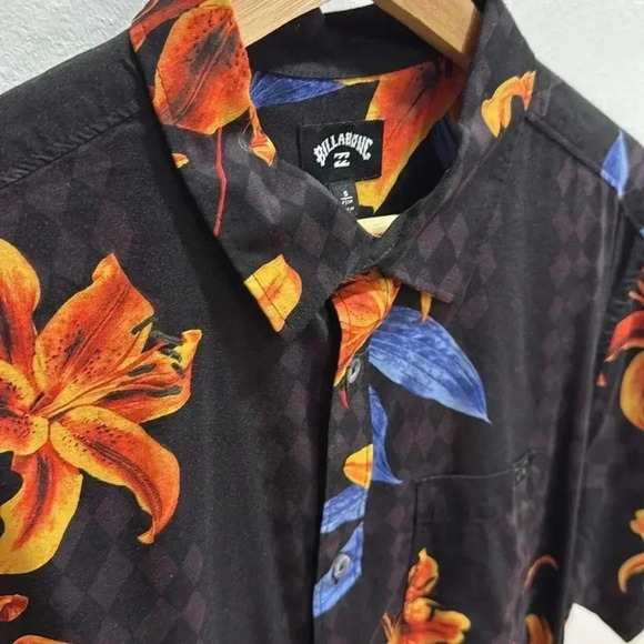 Billabong Sundays Short Sleeve Button Up - Charcoal - Size small - Picture 4 of 5